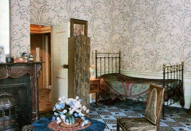 Slaapkamer Juliana met doorkijk naar toiletkamer