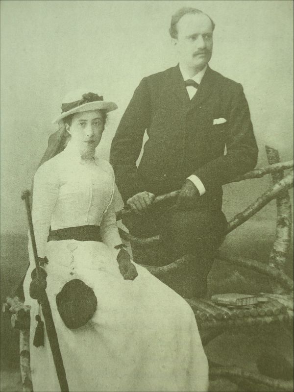 Huwelijksfoto freule Cécile de Jong van Beek en Donk en Adriaan Goekoop, 25 augustus 1890