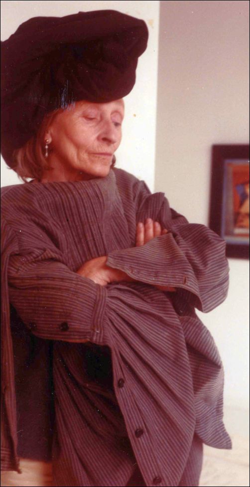 Gisèle d'Ailly met tulband en Griekse kiel (detail van een foto op besproken website)