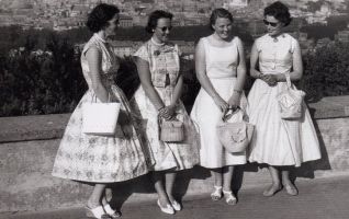 Vlnr Adelaide Hasseley Kirchner, Renée Röell, Beatrix, Martine Sprenger van Eijk