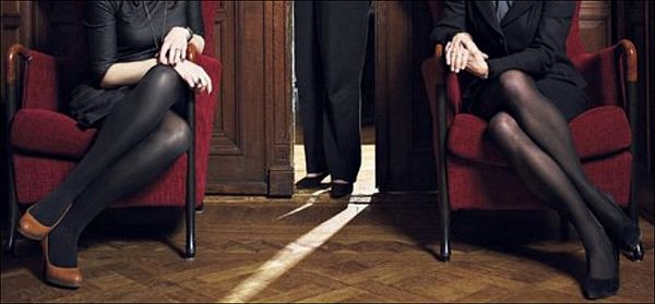 Drie financieel directeuren op een foto van Merlijn Doomernik in NRC Handelsblad (12/3/2016), pagina E8 (detail)