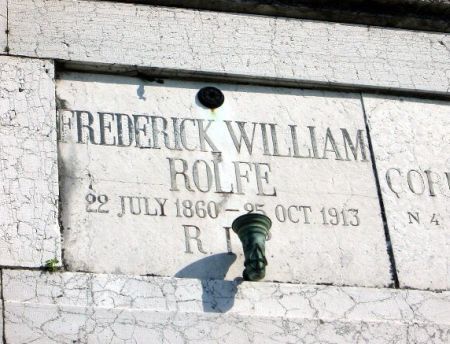 Rolfes graf op begraafplaats San Michele, Venetie