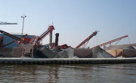 Langs het Van Harinxmakanaal bij Harlingen